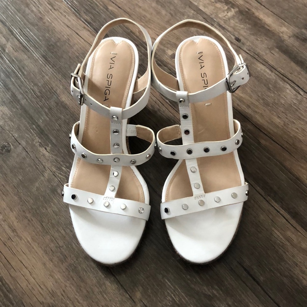 Via Spiga White Grommet Wedge Sandals 10